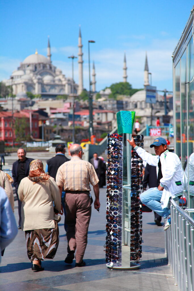 トルコ旧市街の街並み。異国情緒あふれる雰囲気が漂う。

